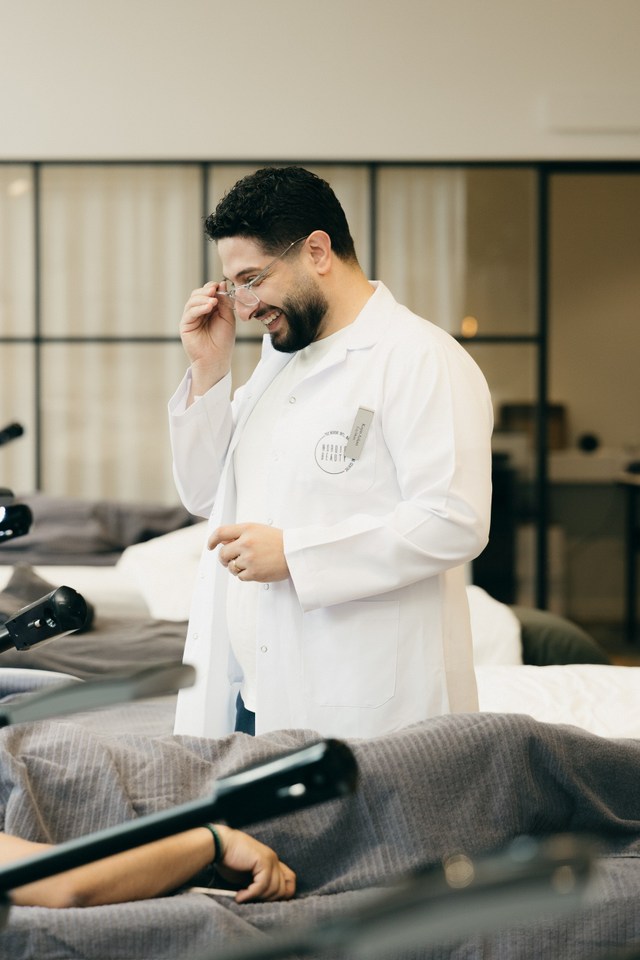 Nordic Beauty Academys team av lärare och elever i Krokslätts fabriker, Mölndal
